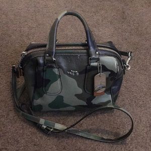 MAKE ME AN OFFER!!!  LIMITED COACH CAMO MINI PURSE
